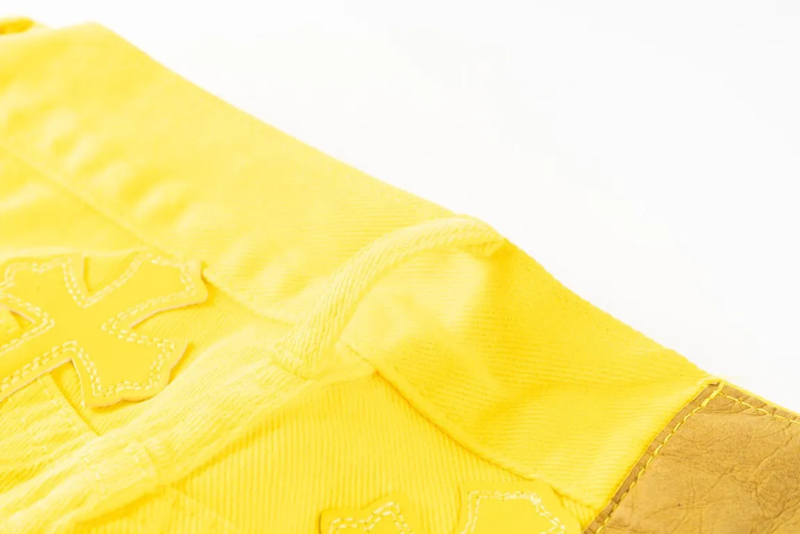 P270 New Chrome Hearts｜Cro Heart Fan Chengcheng’s same style of New York-limited large leather label dopamine yellow jeans. Charming dopamine personality jeans, indispensable for fashionistas. The same style for celebrities. A model touted by many bloggers. This new pair of pants is perfect in terms of shape and upper body. It is no exaggeration to say that making a pair of jeans is equivalent to the time of making 20 short-sleeved jeans. The fabric is made of high-quality imported denim. It has a unique high-end texture. I am very satisfied with it after washing and proofing several times. Style No.: 1613# Color: Yellow Size: 28 30 32 34